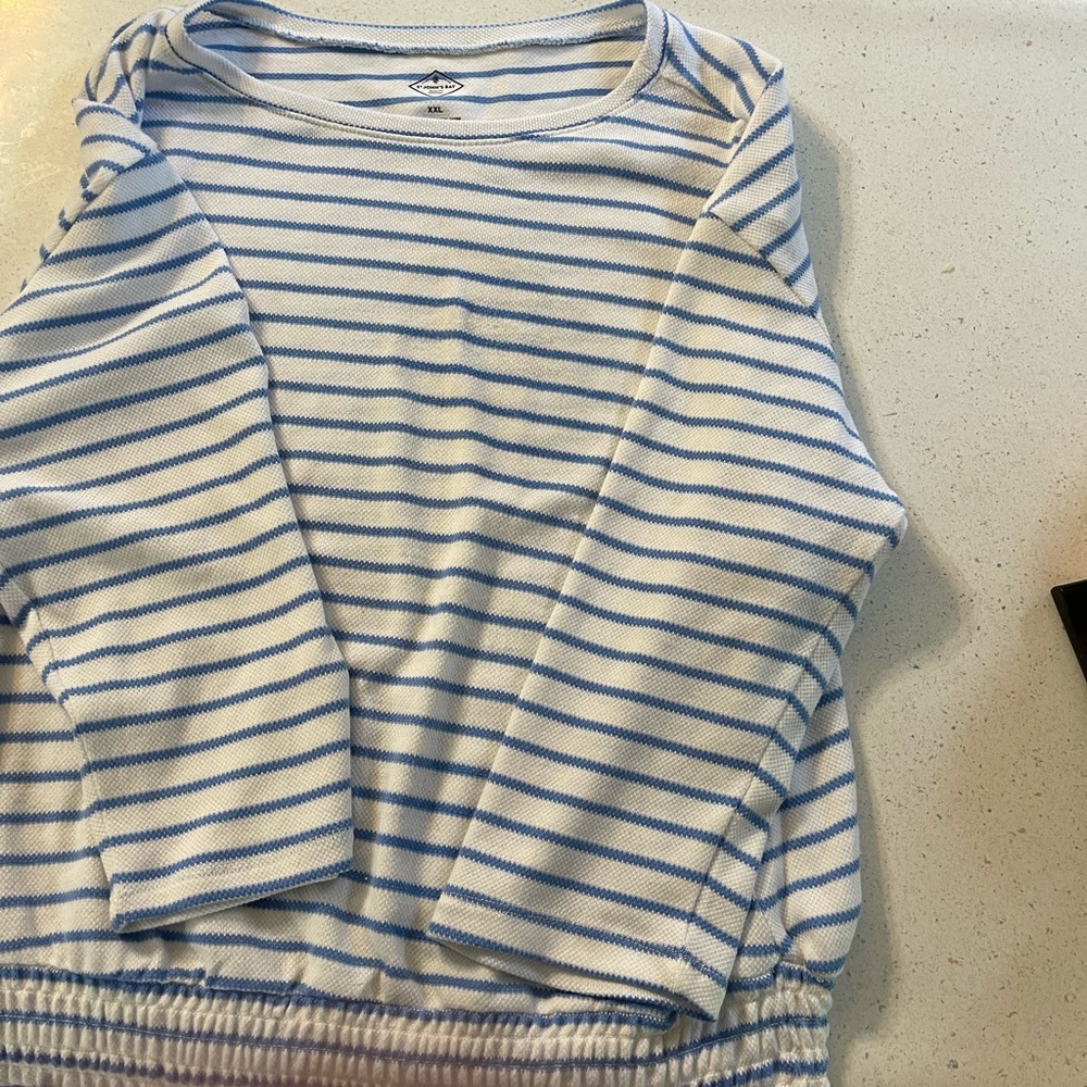Women’s Long  Sleeve. St John’s Bay Blue/White Top. Size XXL